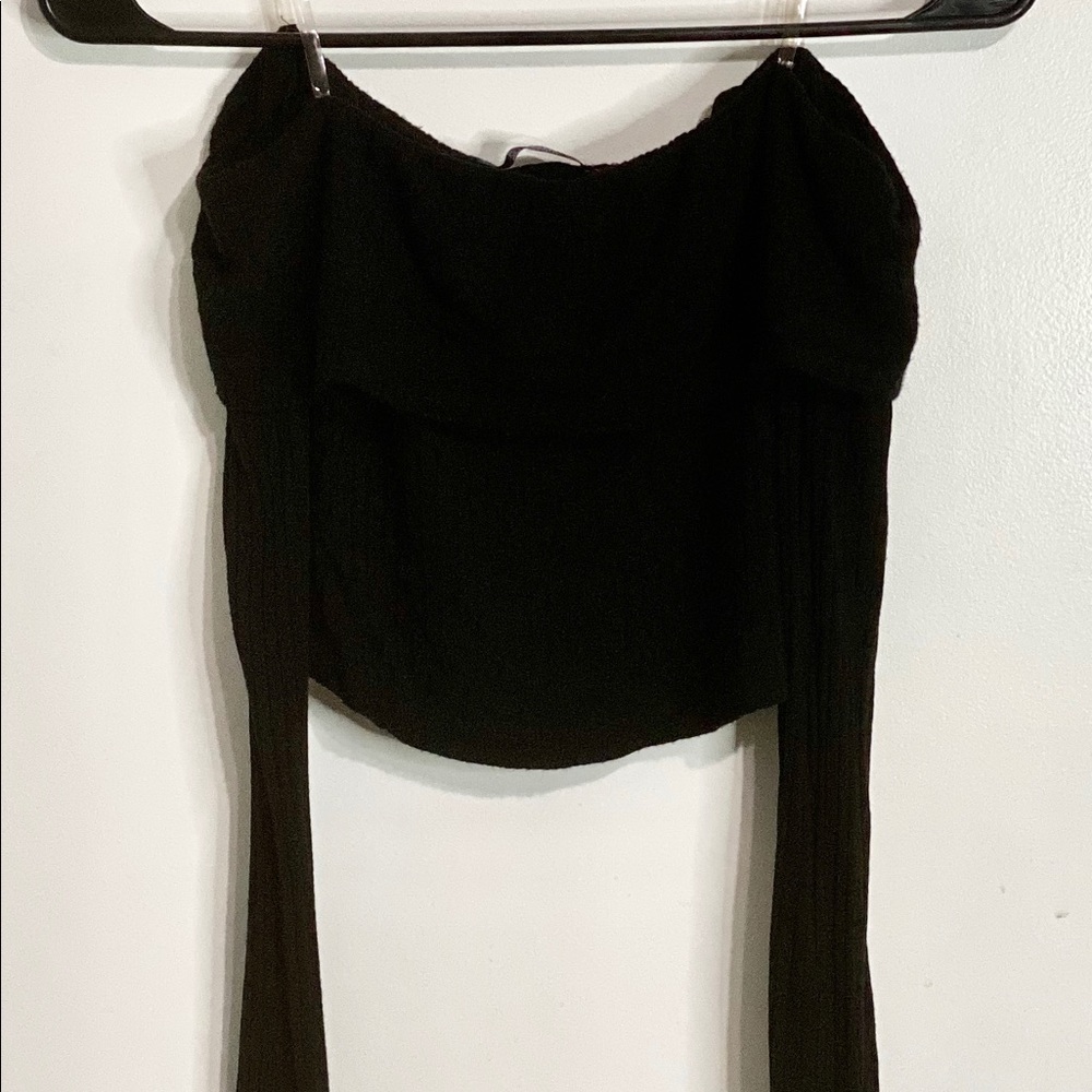 Solemio Off the Shoulder Long Sleeve Crop Top